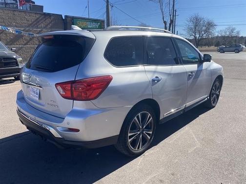 2020 Nissan Pathfinder Platinum