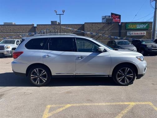 2020 Nissan Pathfinder Platinum