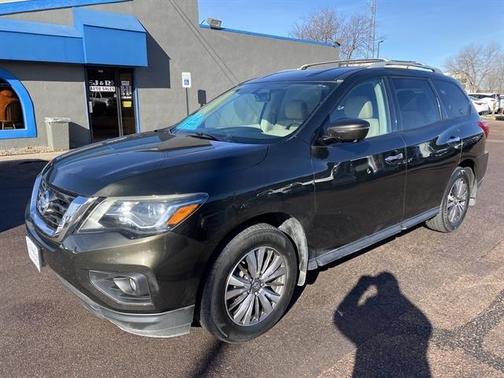 2017 Nissan Pathfinder SL