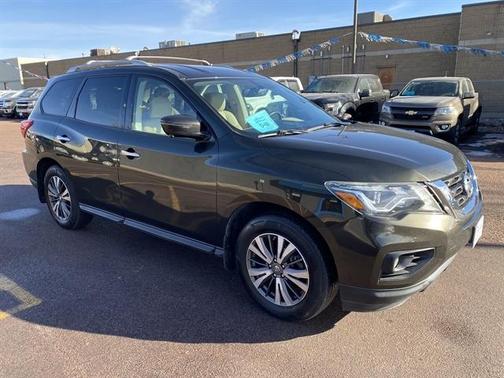 2017 Nissan Pathfinder SL
