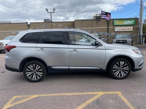 2019 Mitsubishi Outlander ES