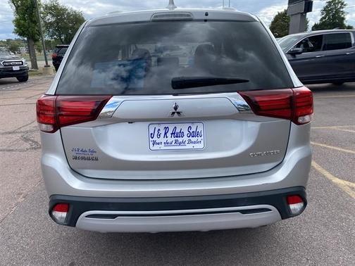 2019 Mitsubishi Outlander ES