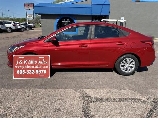 Pomegranate Red Metallic 2019 Hyundai Accent SE