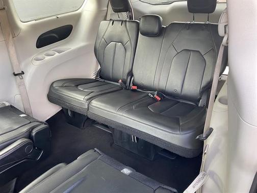 2019 Chrysler Pacifica Touring-L