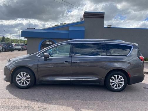 2019 Chrysler Pacifica Touring-L