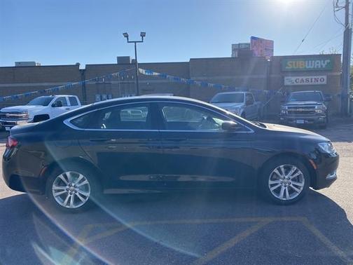 2016 Chrysler 200 Limited