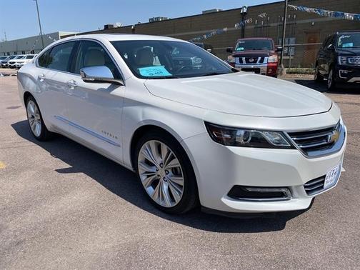 Iridescent Pearl Tricoat 2018 Chevrolet Impala 2LZ