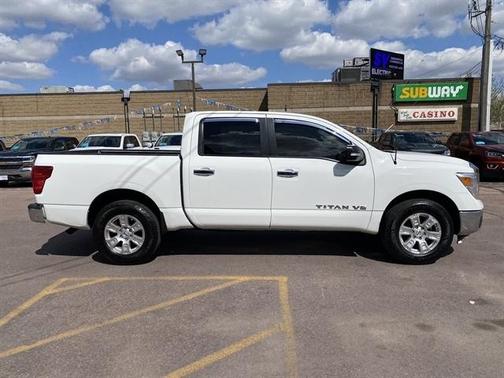 Glacier White 2018 Nissan Titan SV