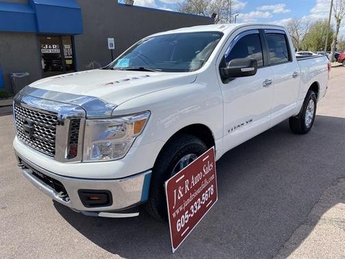 Glacier White 2018 Nissan Titan SV