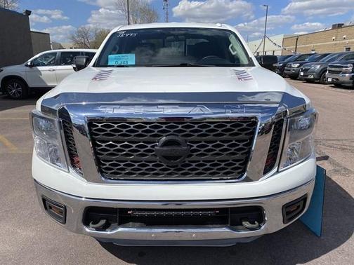Glacier White 2018 Nissan Titan SV
