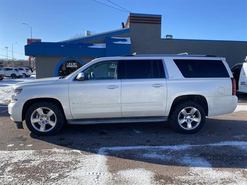 White Diamond Tri-Coat 2015 Chevrolet Suburban 1500 LTZ