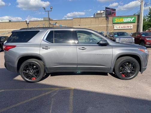 Graphite Metallic 2019 Chevrolet Traverse LT Leather
