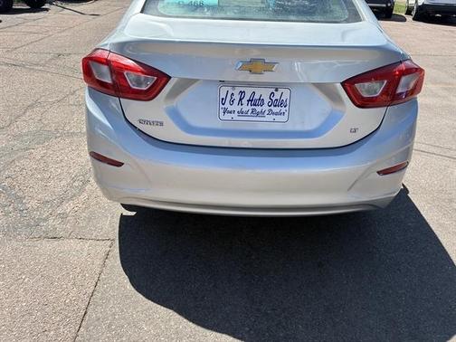 Silver Ice Metallic 2017 Chevrolet Cruze LT