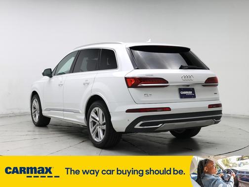 2023 Audi Q7 Premium Plus