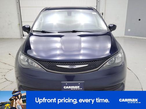 2020 Chrysler Voyager L