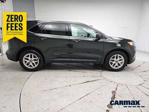 Green 2023 Ford Edge SEL