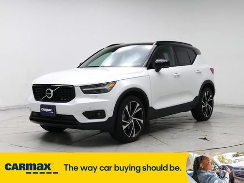 2022 Volvo XC40 T5 R-Design