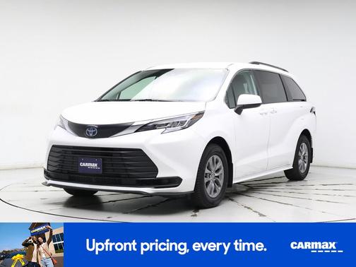 2022 Toyota Sienna LE