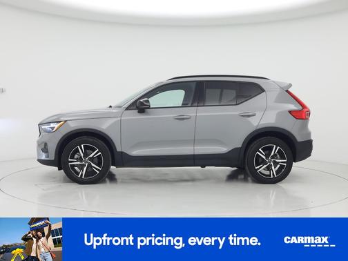 Gray 2024 Volvo XC40 B5 Core Bright Theme
