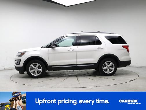 White 2017 Ford Explorer XLT