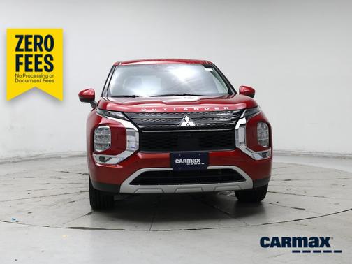 Red 2024 Mitsubishi Outlander SE