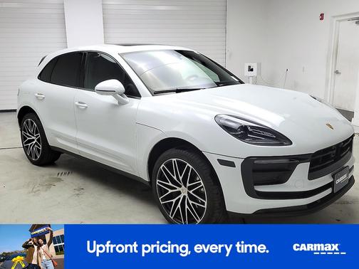 White 2024 Porsche Macan