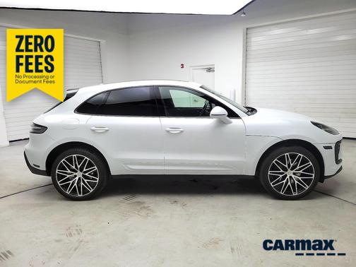 White 2024 Porsche Macan