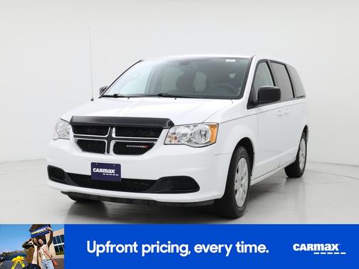 White 2018 Dodge Grand Caravan SE