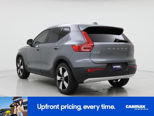 Gray 2019 Volvo XC40 T5 Momentum
