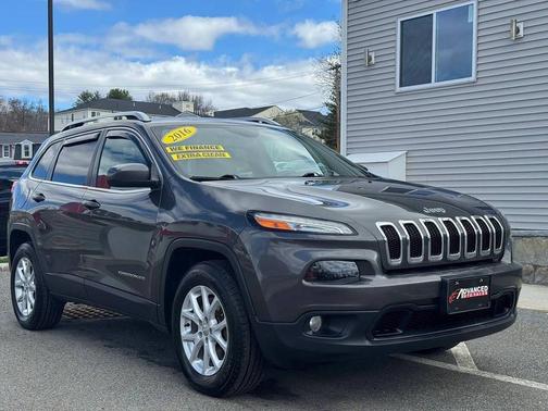 Granite Crystal Metallic Clearcoat 2016 Jeep Cherokee Latitude