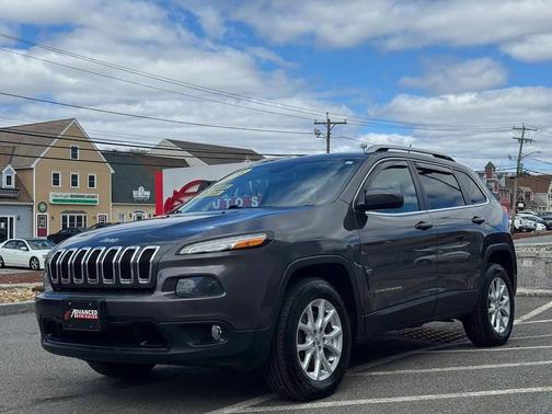 Granite Crystal Metallic Clearcoat 2016 Jeep Cherokee Latitude