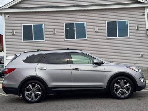 2016 Hyundai SANTA FE SE