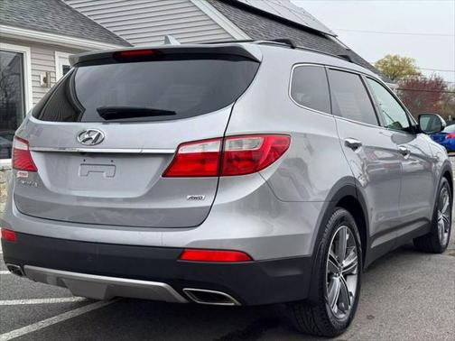2016 Hyundai SANTA FE SE