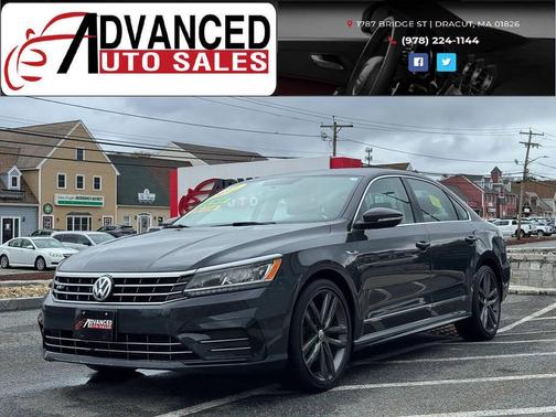 Deep Black Pearl 2017 Volkswagen Passat 1.8T R-Line w/Comfort