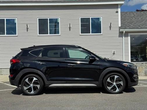 Black Noir Pearl 2018 Hyundai TUCSON Limited