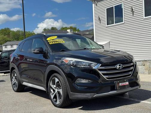 Black Noir Pearl 2018 Hyundai TUCSON Limited