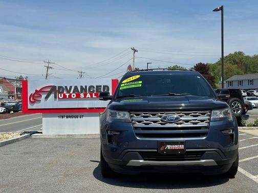 Blue Metallic 2018 Ford Explorer XLT