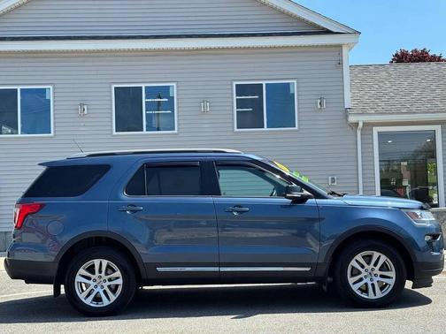 Blue Metallic 2018 Ford Explorer XLT