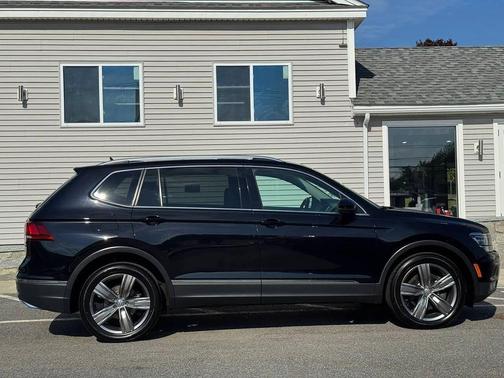 Black 2018 Volkswagen Tiguan 2.0T SEL