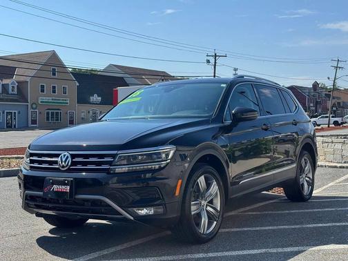 Black 2018 Volkswagen Tiguan 2.0T SEL