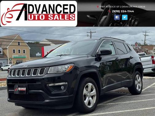 Diamond Black Crystal Pearlcoat 2019 Jeep Compass Latitude