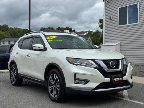 Pearl White 2017 Nissan Rogue SL