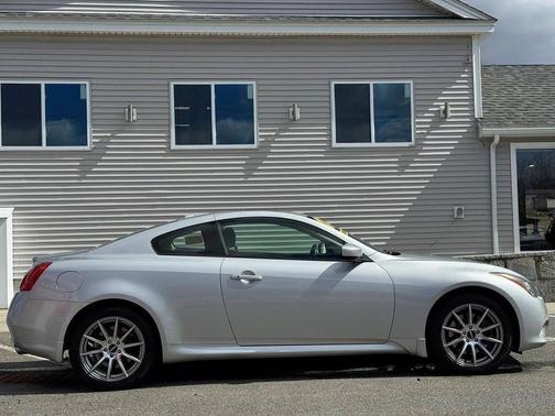2011 INFINITI G37x Base
