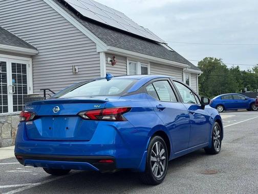 Electric Blue Metallic 2020 Nissan Versa 1.6 SV
