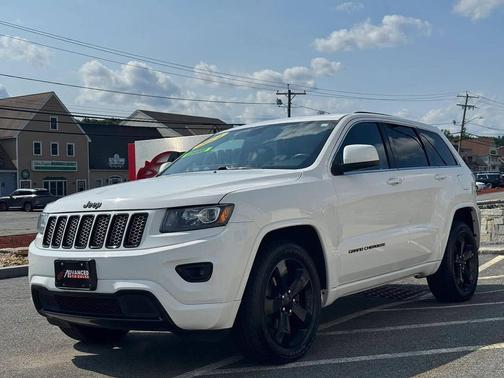 Bright White Clearcoat 2014 Jeep Grand Cherokee Altitude