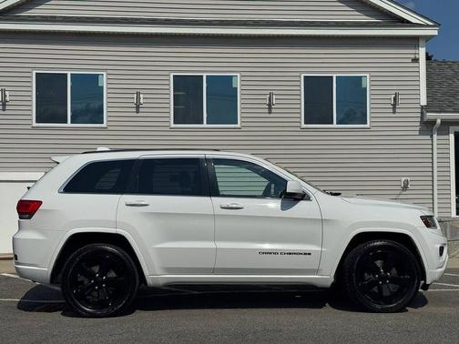 Bright White Clearcoat 2014 Jeep Grand Cherokee Altitude