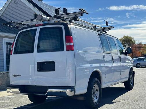 Summit White 2019 Chevrolet Express 2500 Work Van