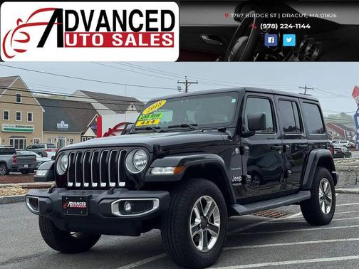 Black Clearcoat 2018 Jeep Wrangler Unlimited Sahara