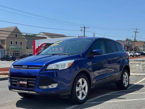 Blue 2015 Ford Escape SE