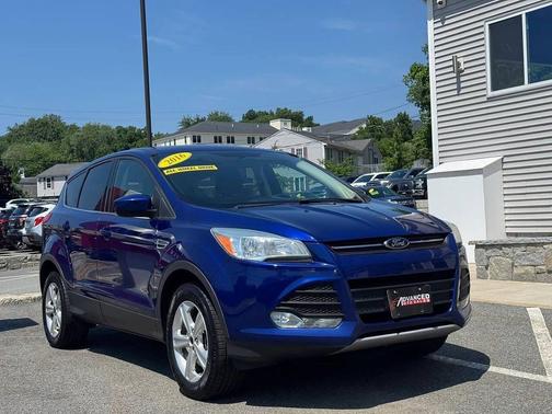 Blue 2015 Ford Escape SE